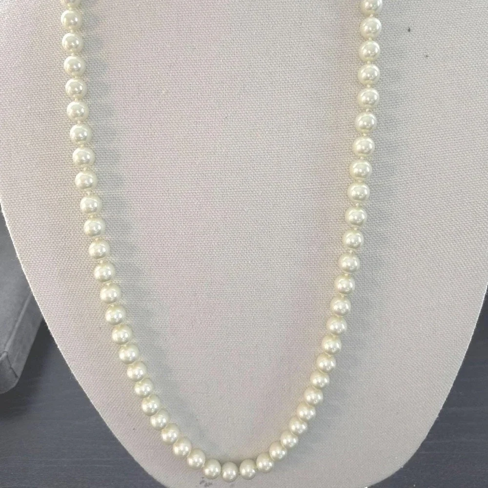 Necklace faux pearl cream white lobster clasp classic strand New